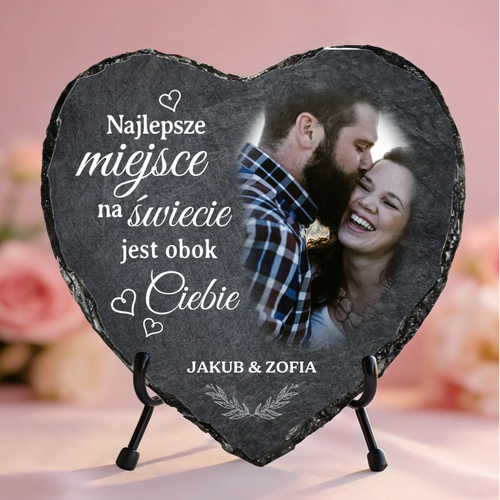Personalizowane serce z łupka Obok Ciebie z grawerem, strukturalny łupek, grawer dla par, UV-odporny – Motiv 2